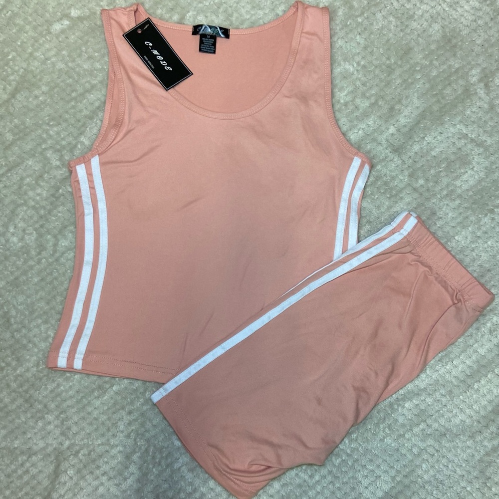 Size: Medium 2 Piece Women’s Set
